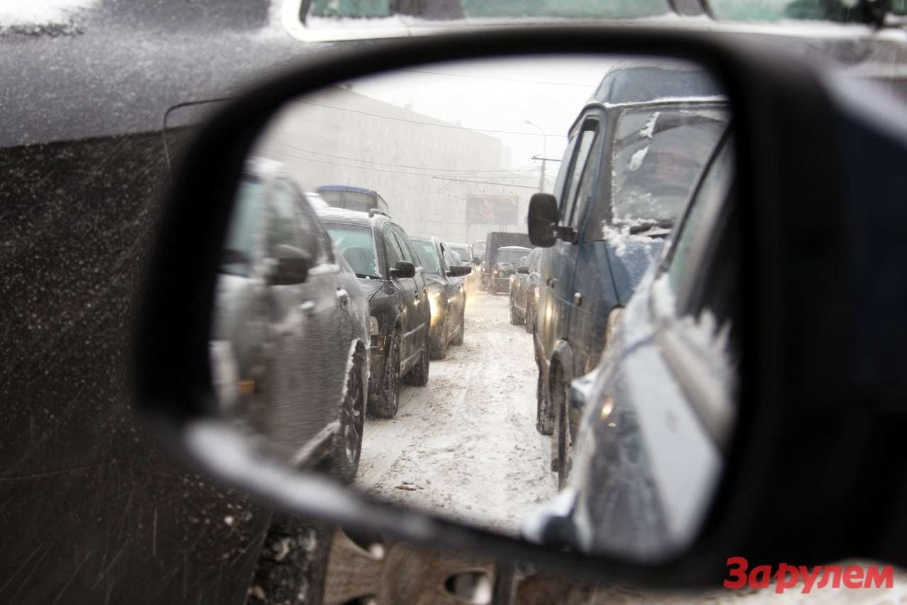 Сильный снегопад в Москве осложнит движение