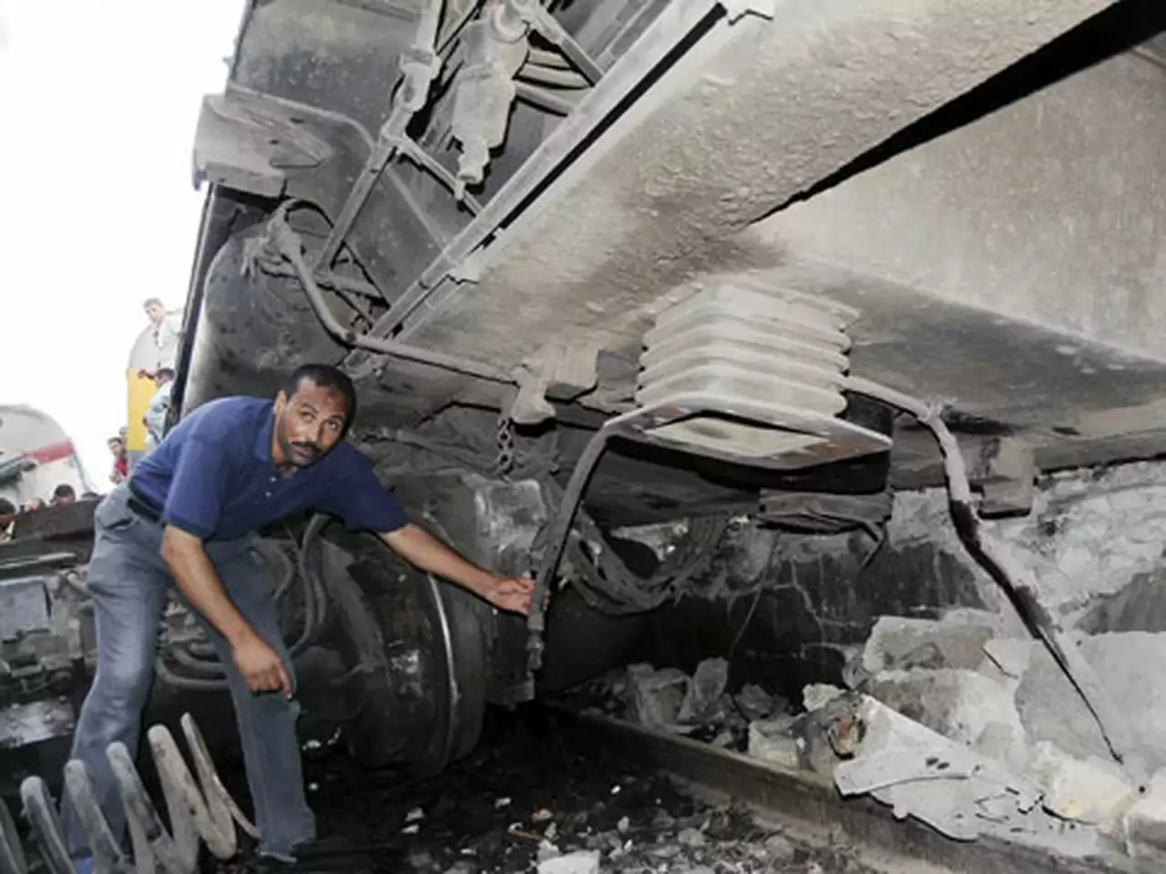 После гибели детей на ж/д переезде министр транспорта Египта подал в отставку 