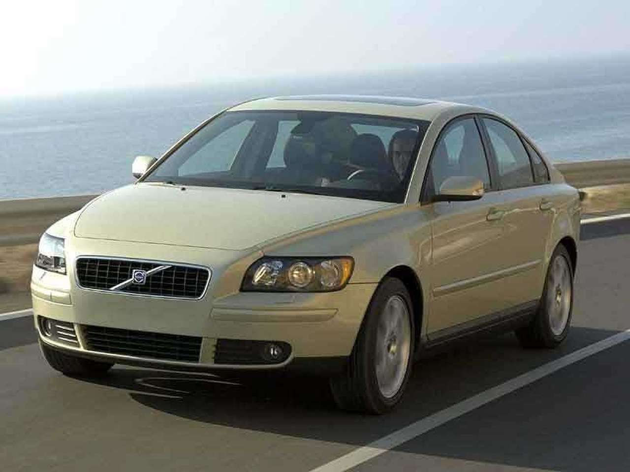 Автомобили Volvo подорожали в среднем на 600 евро