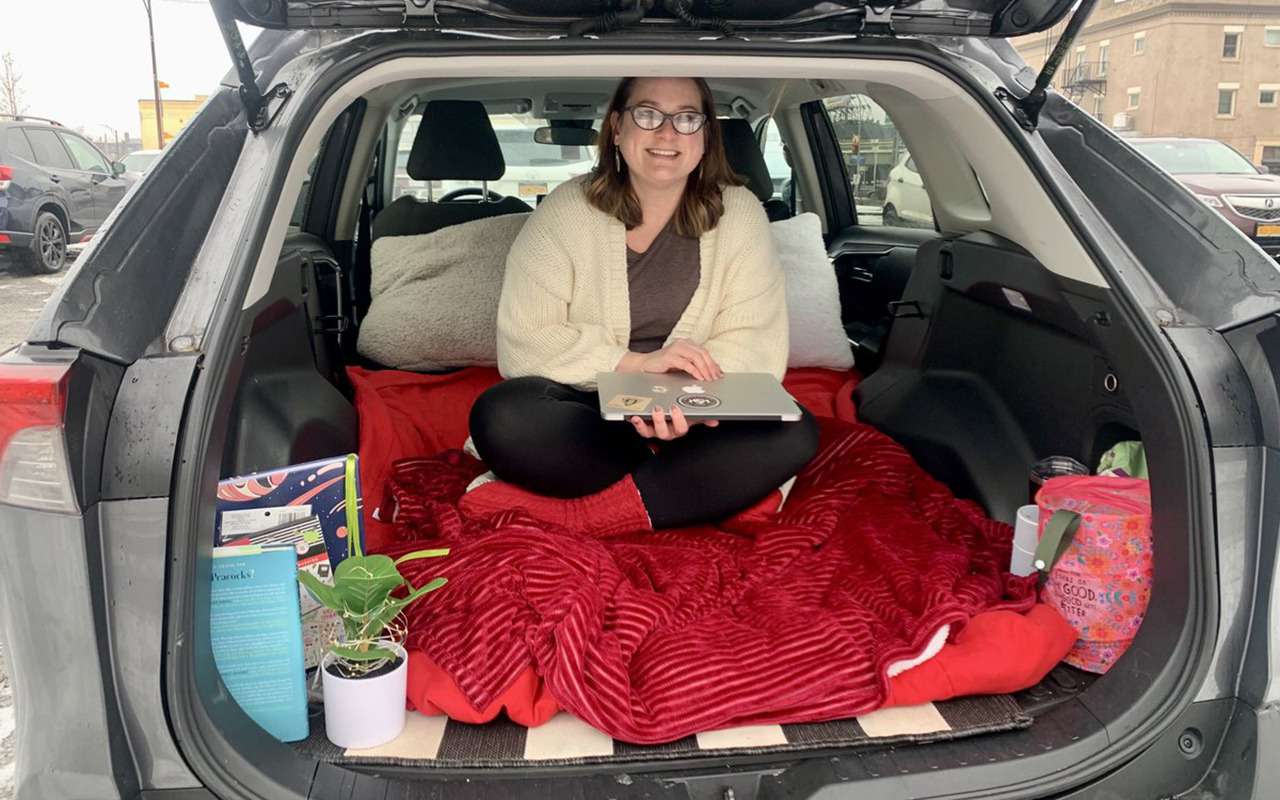 Женщина превратила свою машину в «учительский фургон»