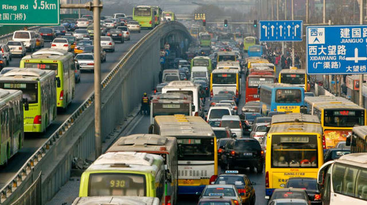 Трехлетний китаец пострадал из-за любви к автомобилям