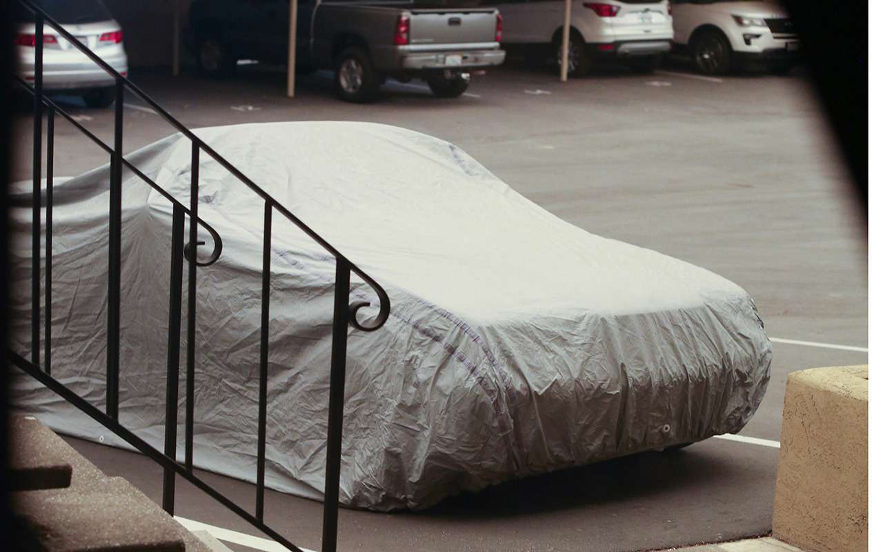 В отсутствие гаража машине зимой нужно специальное укрытие – рассказываем какое