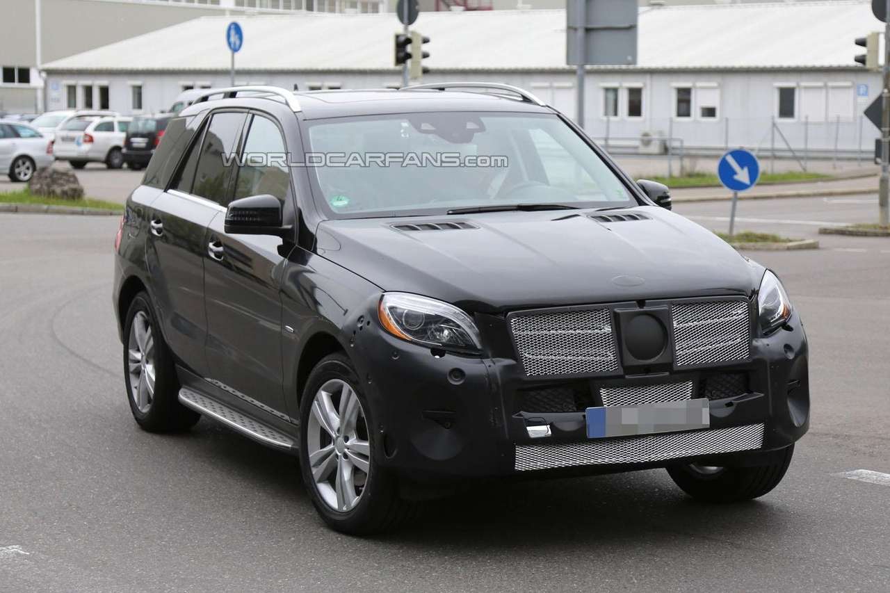 Обновления Mercedes-Benz ML придется подождать
