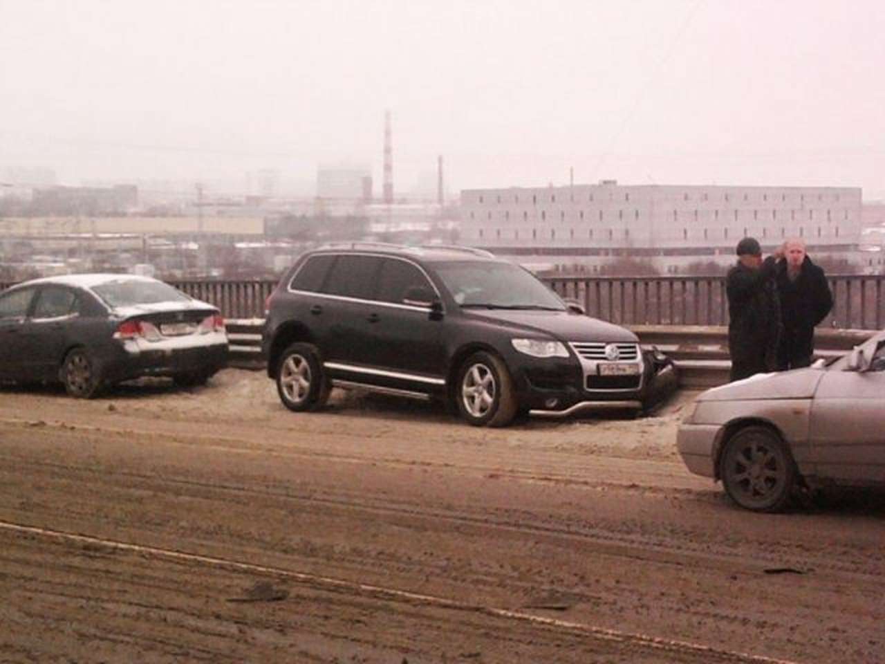 В Омске за час столкнулись почти 30 автомобилей