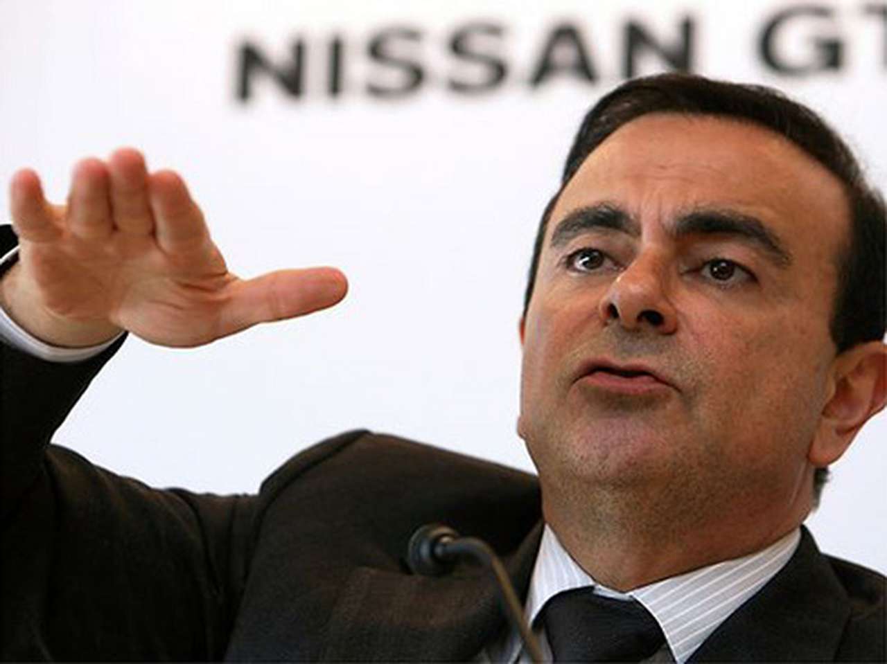 Карлос Гон предрек России рост продаж автомобилей