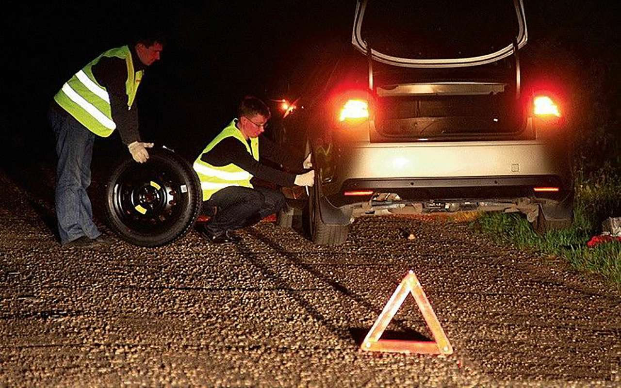 Водителей обяжут носить световозвращающие жилеты