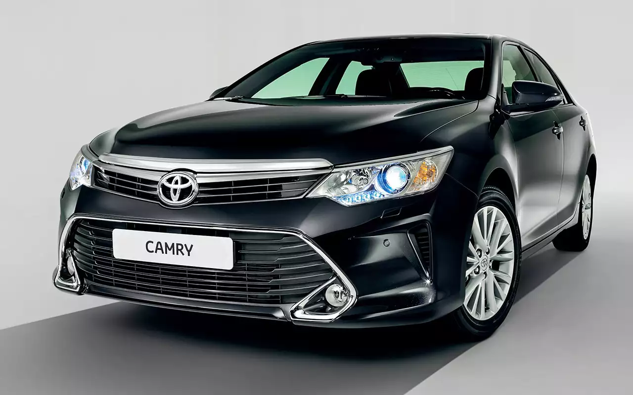 Toyota Camry 2011-2018: детальный разбор
