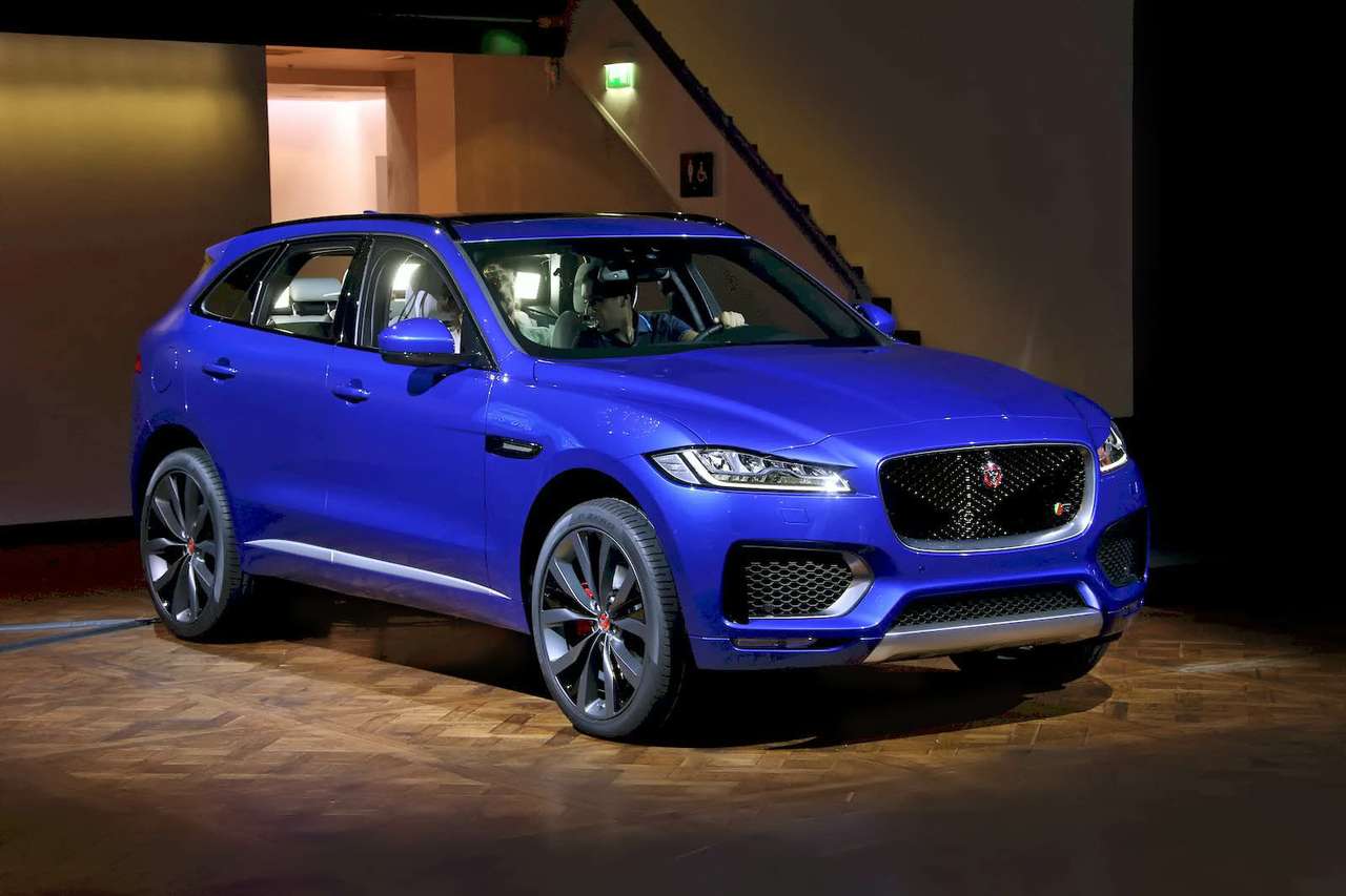 Jaguar представил кроссовер F-Pace
