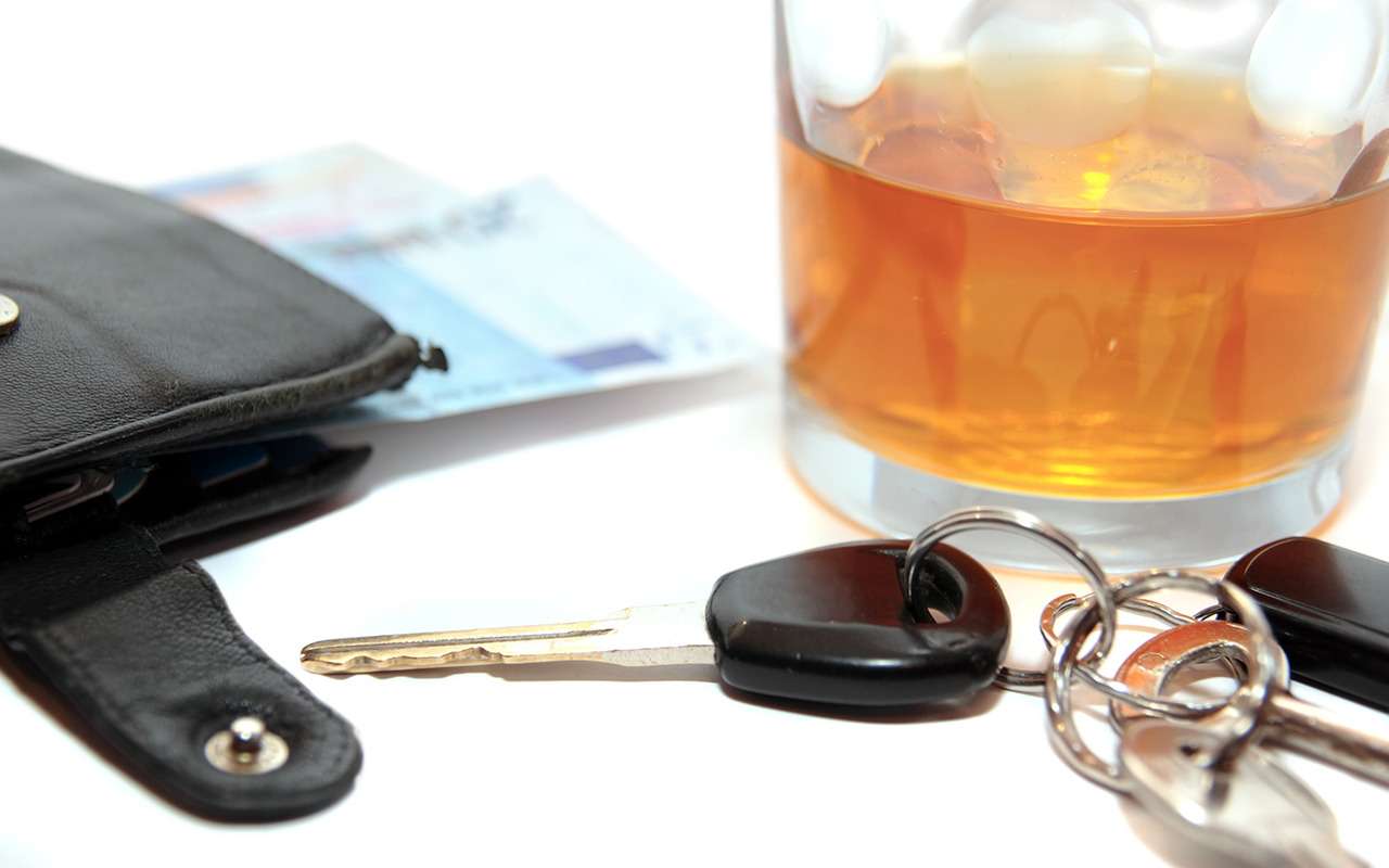 ГИБДД не будет отдавать машины пьяных водителей со штрафстоянок. Сначала штраф!