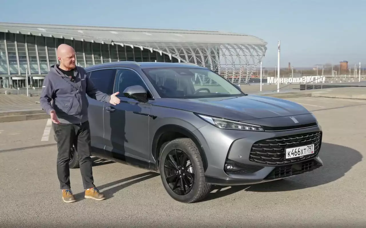 Новый Москвич М70: два литра, автомат и британские корни — первый тест!