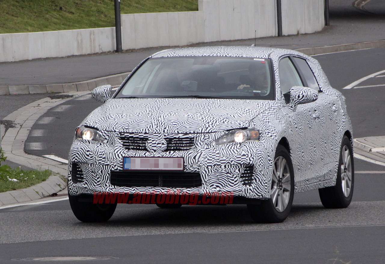 Малый кроссовер Lexus - первые фото