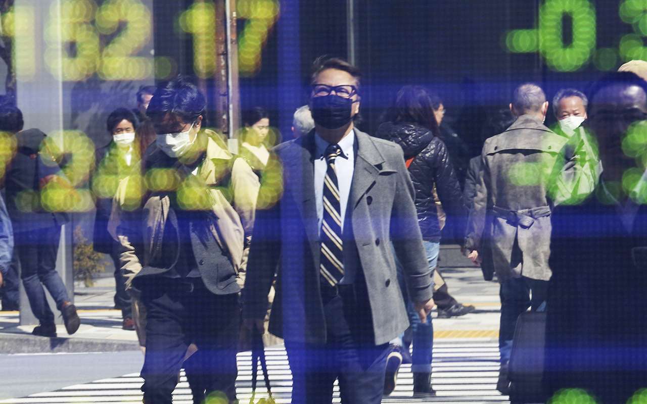 Коронавирус «заразил» авторынки – продажи упали почти везде