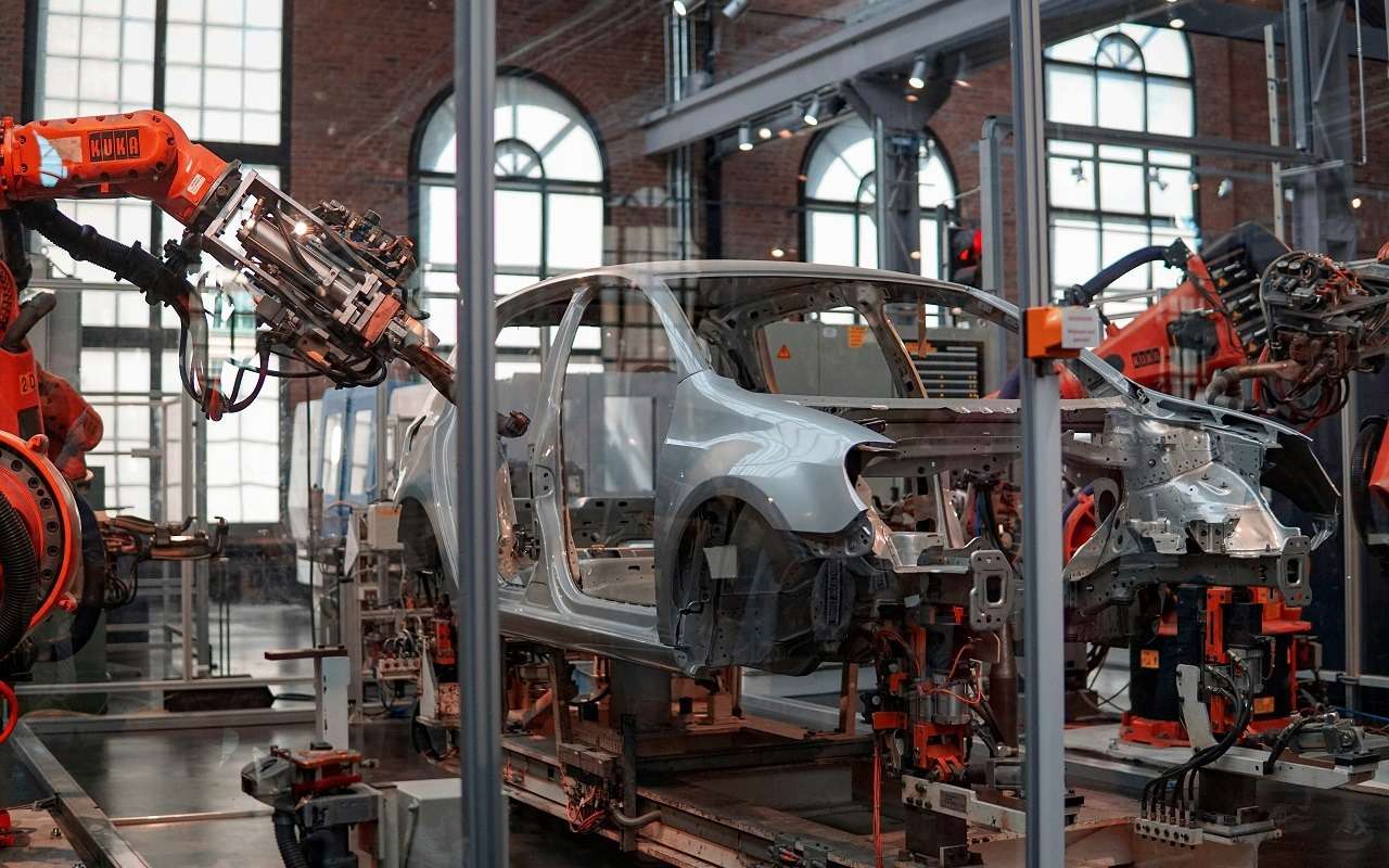 С 1 февраля в России вступили в силу новые правила выпуска автомобилей — разбираемся в деталях