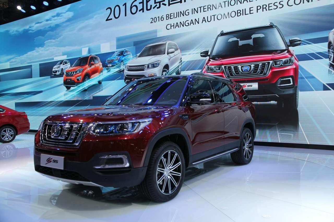 Changan делает ставку на большие кроссоверы и беспилотники