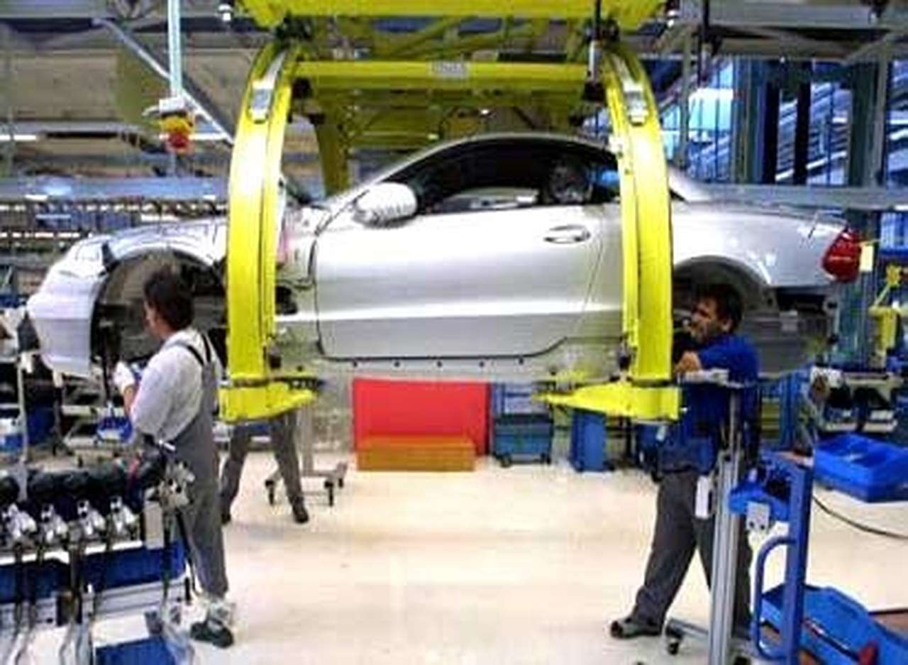 Mercedes недопоставил 4200 машин