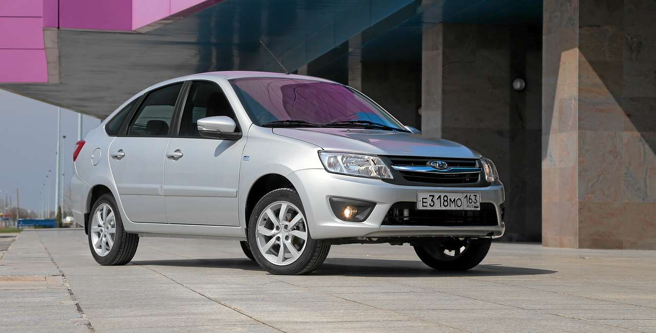 Оператив ЗР: лифтбек Lada Granta