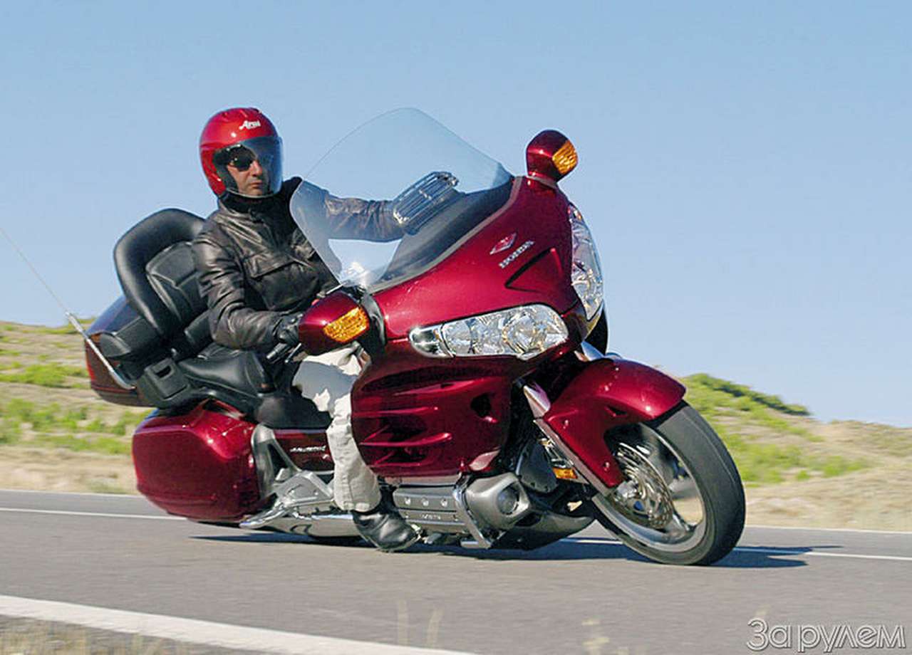 С конвейера Honda «златокрылые» мотоциклы сходят уже более 30 лет