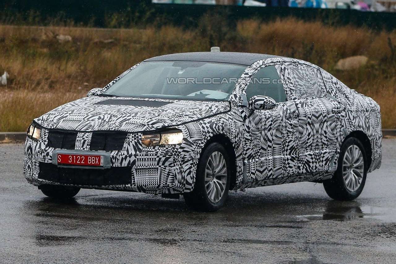 На дорогах впервые замечен новейший VW Passat