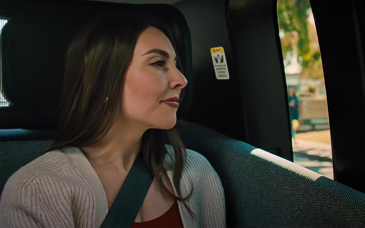 Без руля и педалей: Amazon выпустил на дорогу беспилотное такси