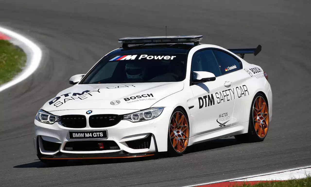 Одни выходные из жизни пейс-кара BMW M4 GTS и его пилота