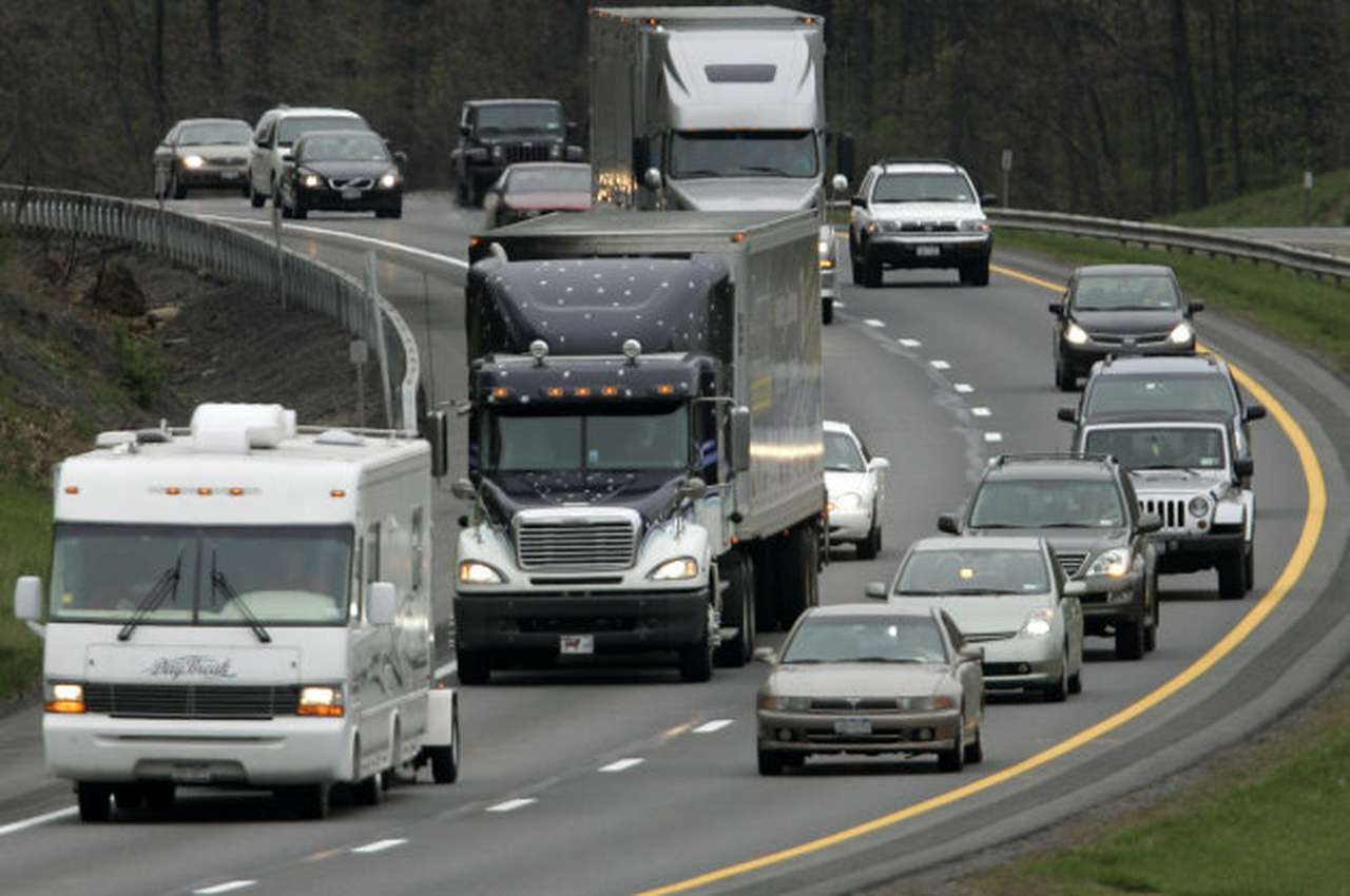 Тормозящих левый ряд будут штрафовать