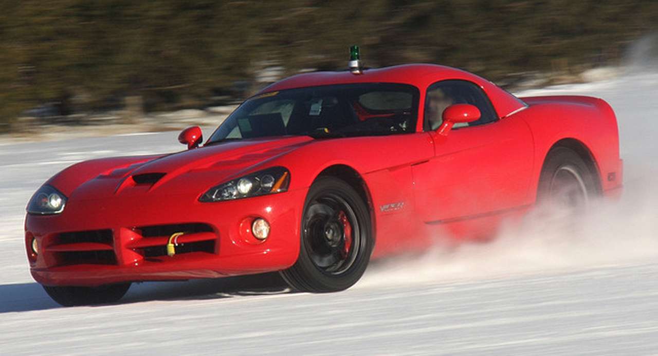 Прототип Dodge Viper 2013 года засветился на тестах