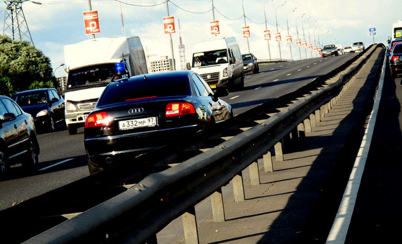 Мигалок меньше не станет