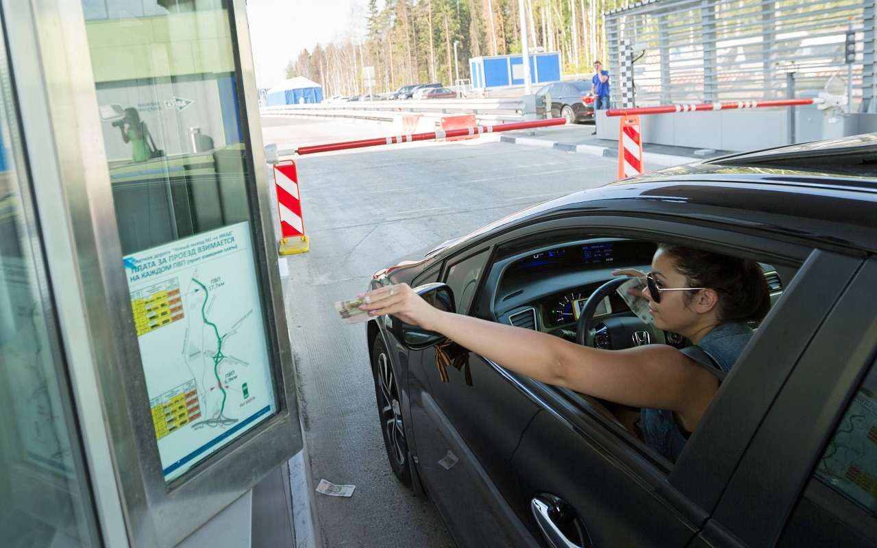 Водителей Москвы и Петербурга ждут новые штрафы