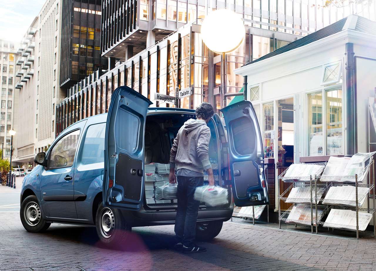 Mercedes-Benz начинает прием заказов на фургон Citan