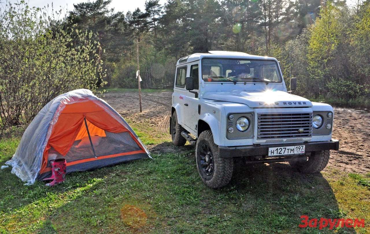 На Land Rover Defender за Синь-камнем