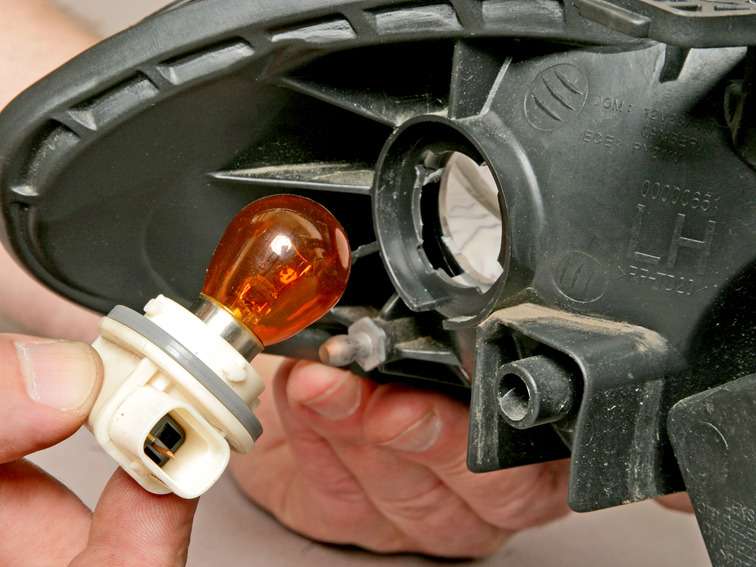 Лампа фары лада веста ближний. Лампа ближнего света ваз 2170 приора. Лада калина лампа дальнего света. Патрон переднего поворотника lacetti 1. Лампа габаритов 2170.