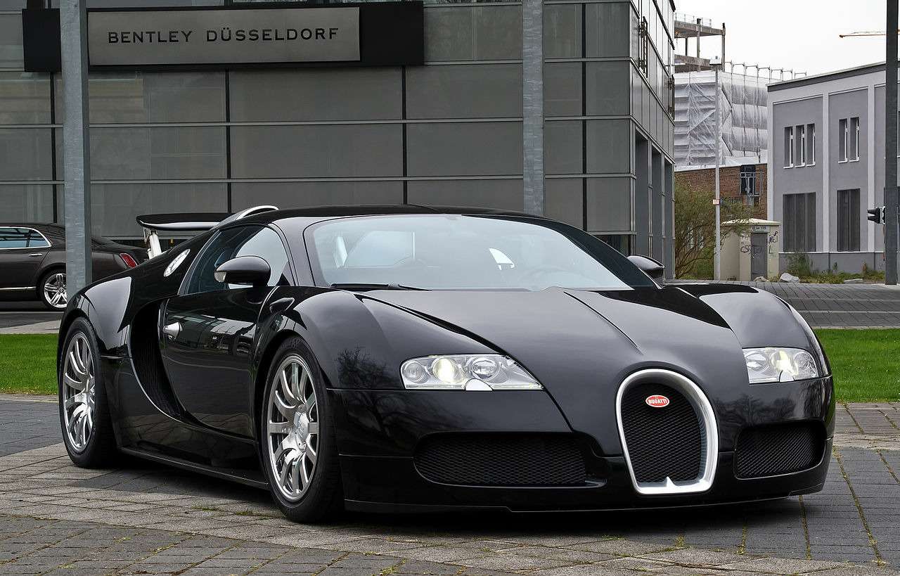 На смену Bugatti Veyron может прийти гибридный суперкар