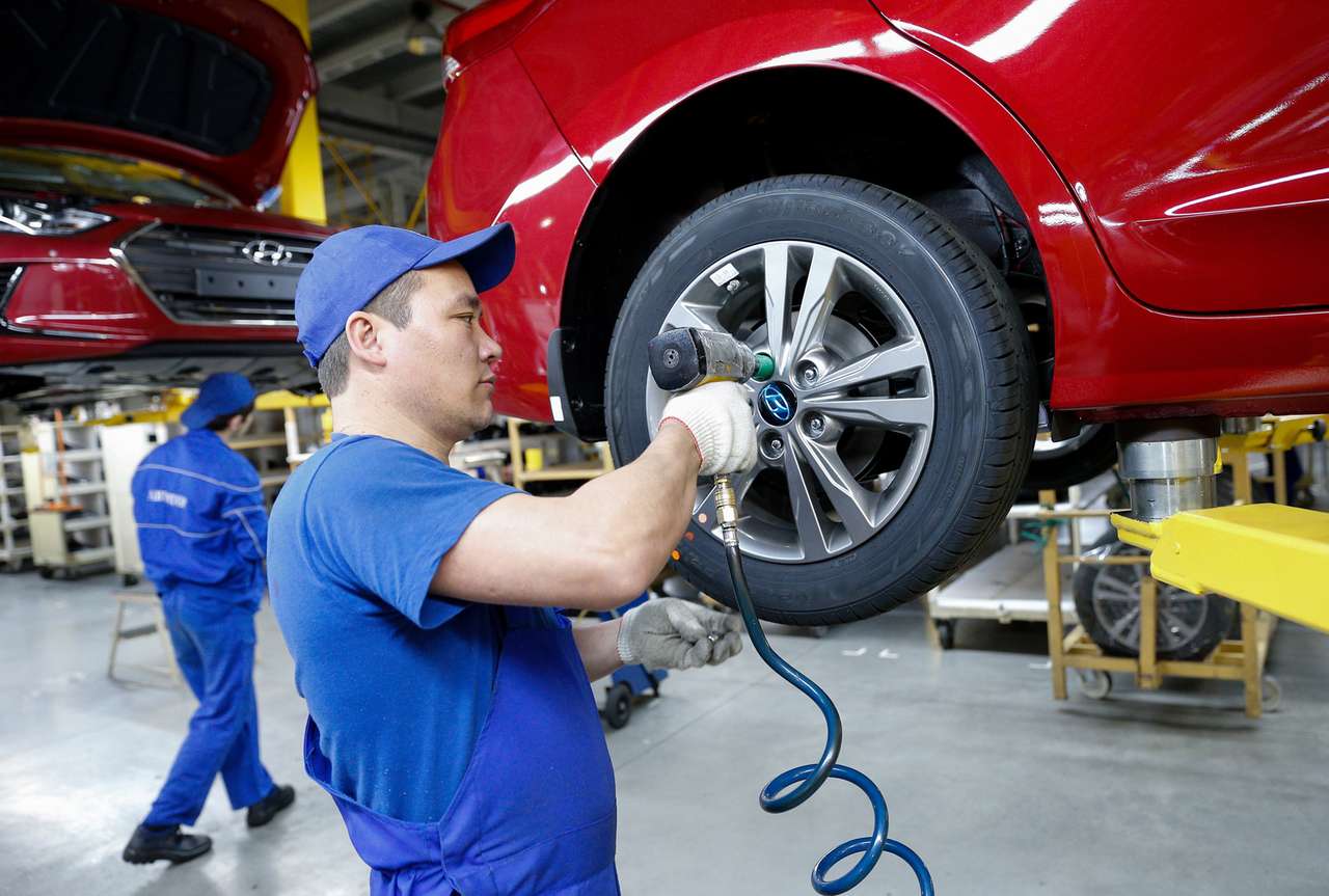 Правительство выделило деньги на поддержку автопрома