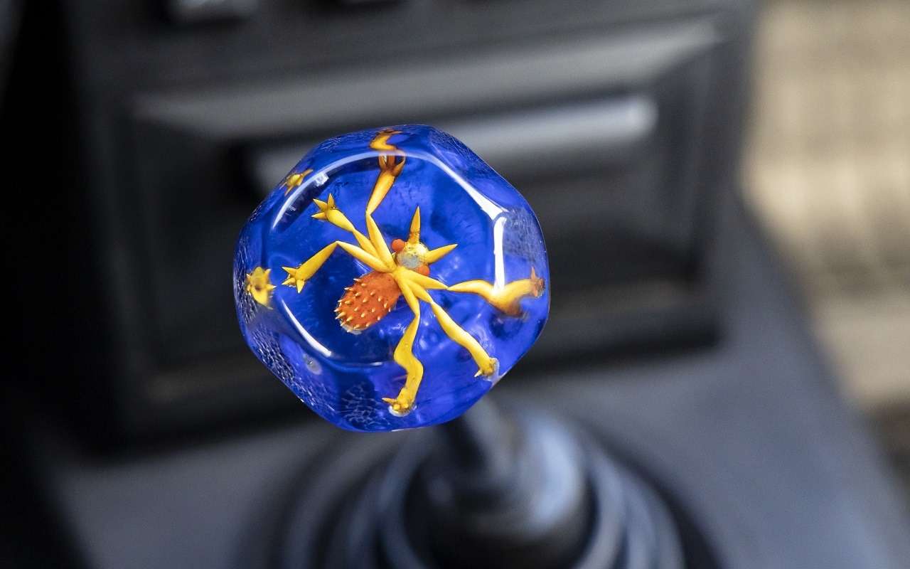 Опционные набалдашники на рычаг переключения передач – мода 1970-х.