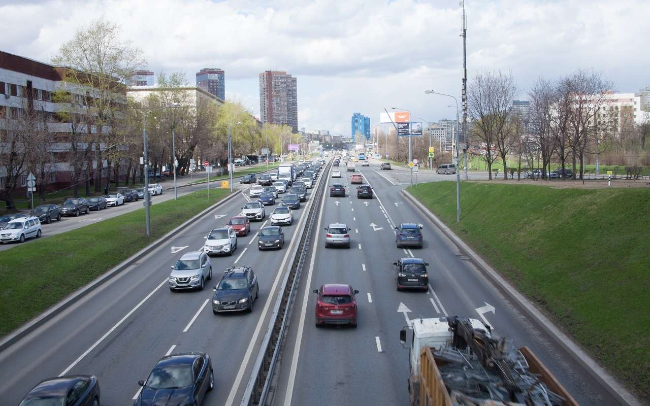 В Москве Дмитровское шоссе ушло под воду
