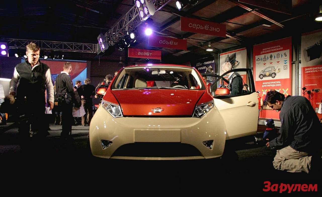 Прохоров назвал дату презентации «ё-мобиля»