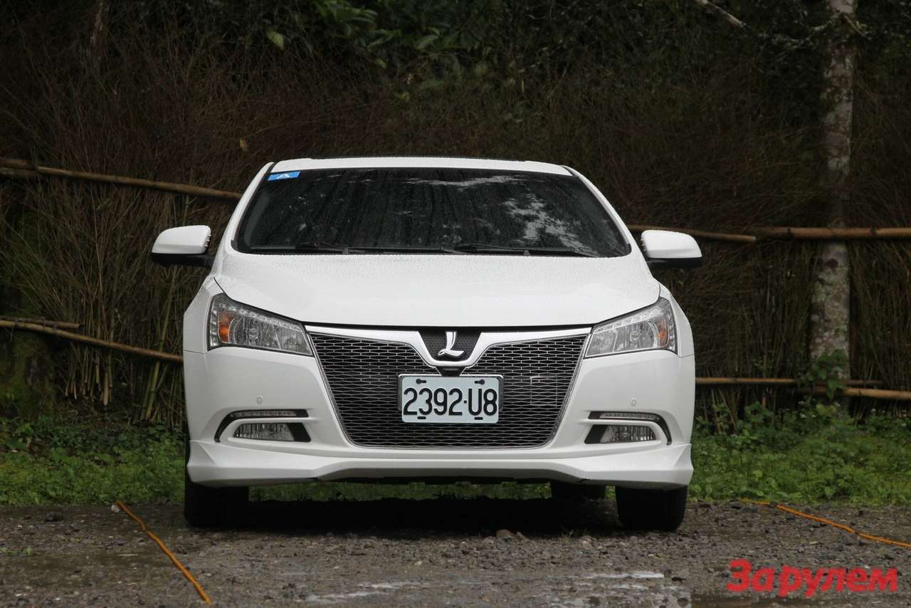 Тройка с прекрасного острова: LUXGEN5 sedan