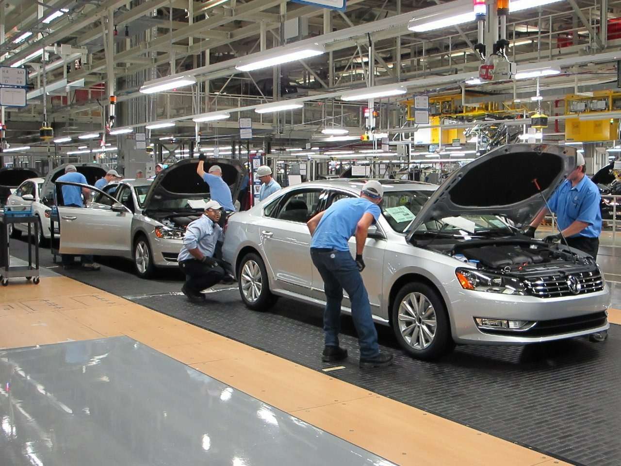 VW Passat соберут с помощью энергии солнца 