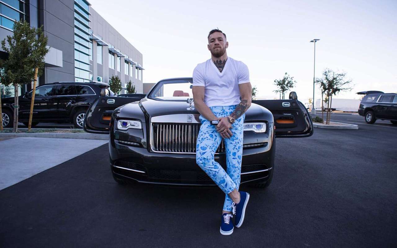 Гараж Конора Макгрегора: Монстр, Маленький зверь, Белый рыцарь…