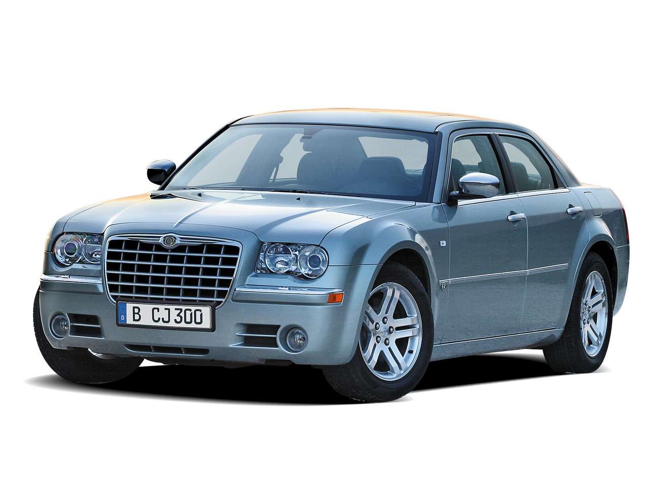 Kia Opirus и Chrysler 300C: а-ля «Мерседес» за полмиллиона