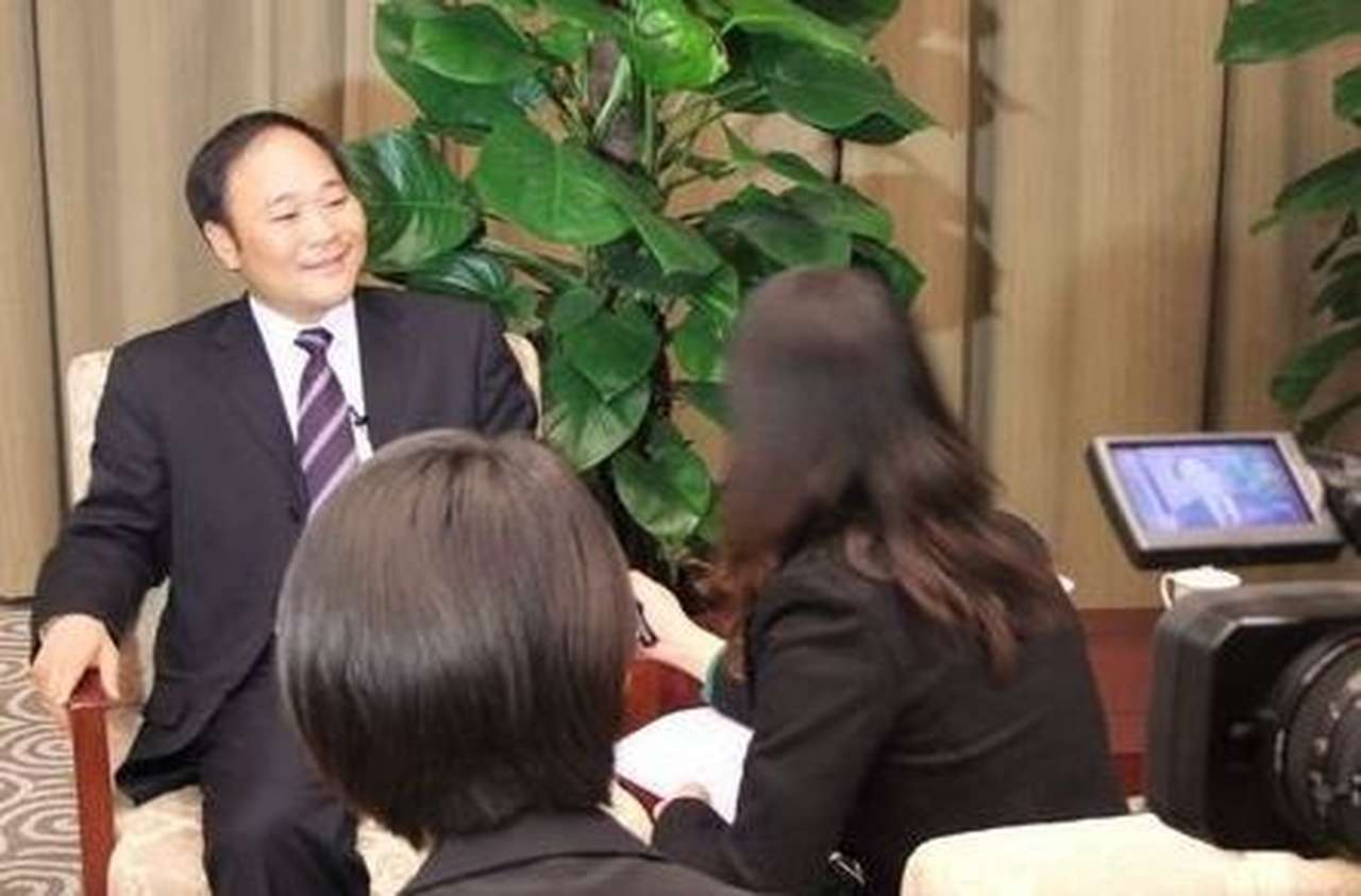 Глава Geely Ли Шуфу: зарплата китайских автопроизводителей недопустимо мала