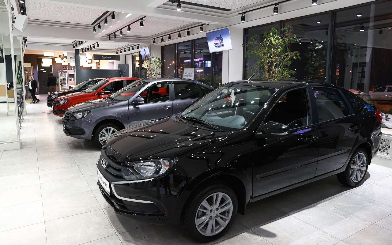 Россияне выбирают отечественные авто или иномарки? Объясняем в цифрах!