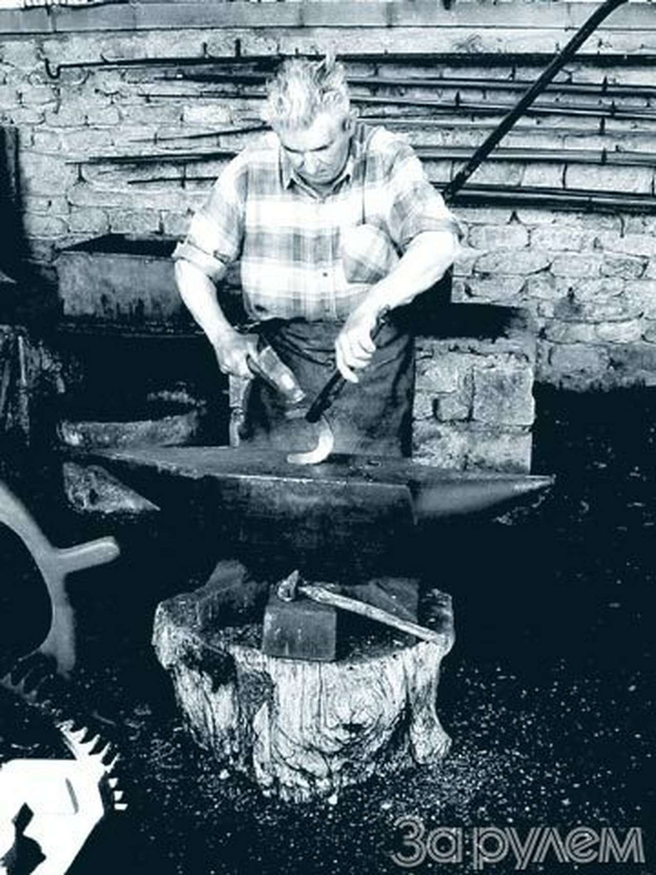 В стальных объятьях