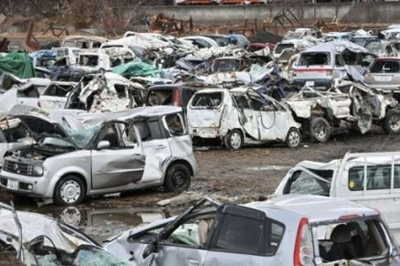 Автопродажи в Японии рухнули на 37%