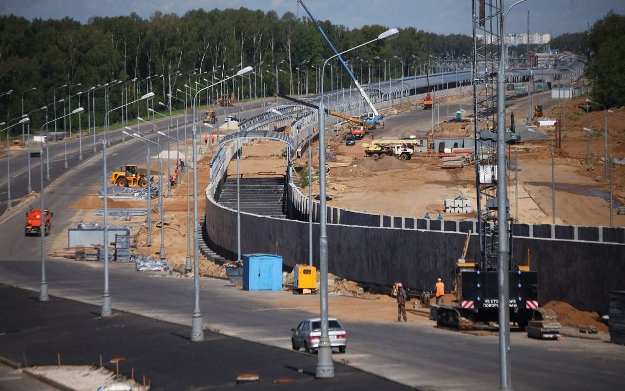 Отходы нефтепереработки сделали материалом для строительства дорог