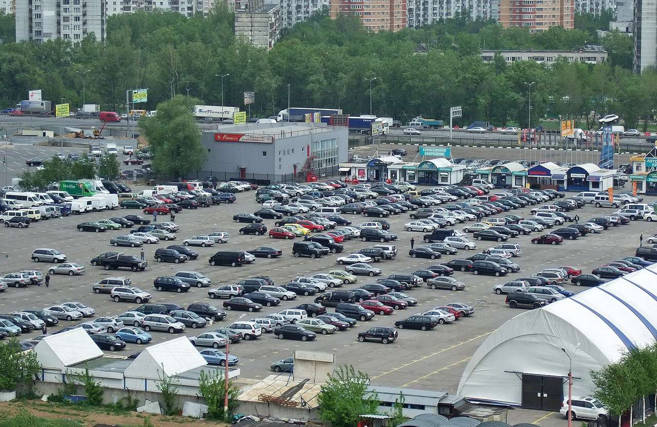 Российский автопарк: кому не стукнуло 40