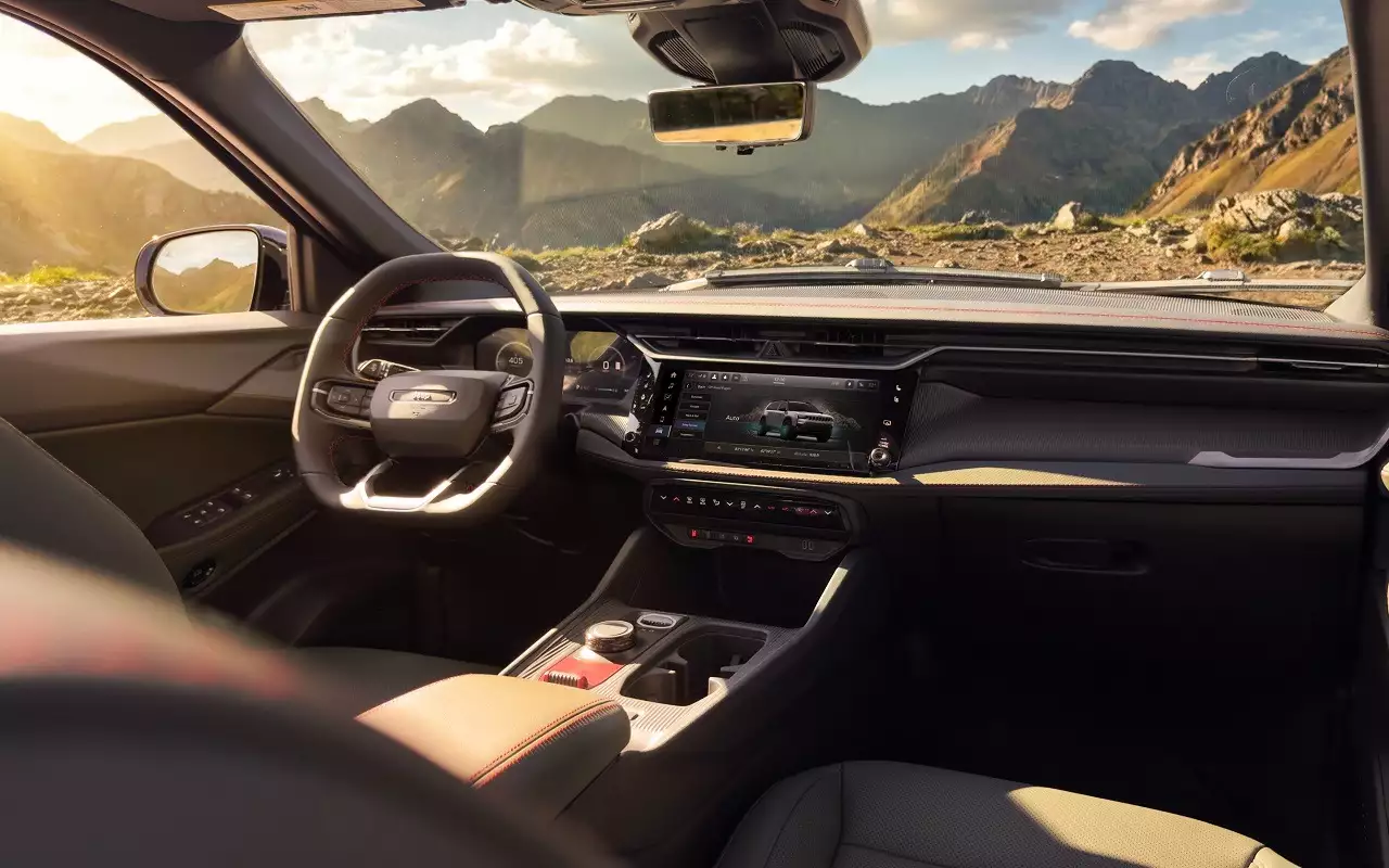 Интерьер Jeep Cherokee Trailhawk