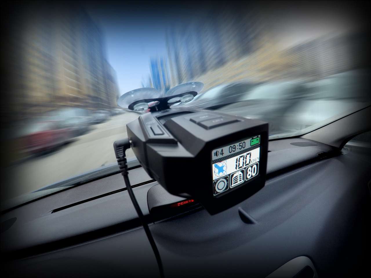 Первый адаптивный радар-детектор Playme TWICE