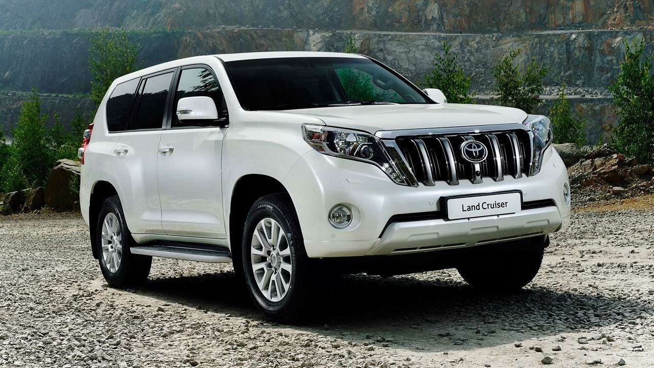 Toyota не ушла от штрафа за рекламу с ездой по тротуару