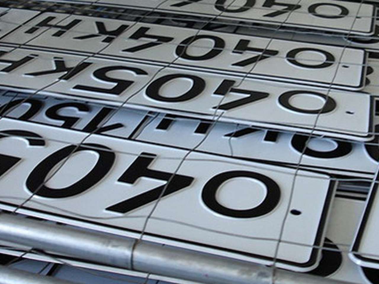 В Москве появился новый вид бизнеса — изготовление дубликатов номеров